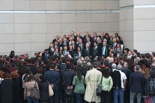 Adalet Dilenmiyoruz: Direniyoruz!
 - 12