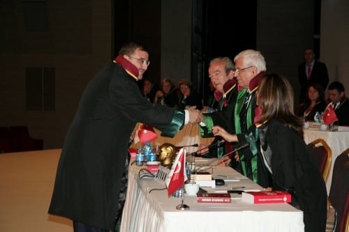 Ümit Kocasakal İstanbul Barosu Başkanlığına Yeniden Seçildi 

 - 139