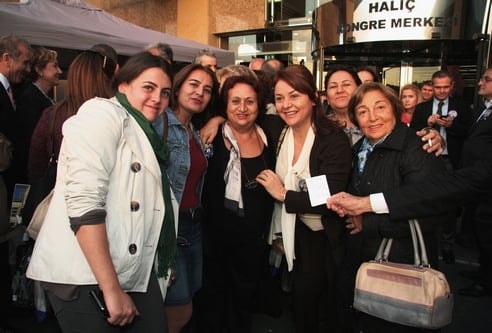 Ümit Kocasakal İstanbul Barosu Başkanlığına Yeniden Seçildi 

 - 348