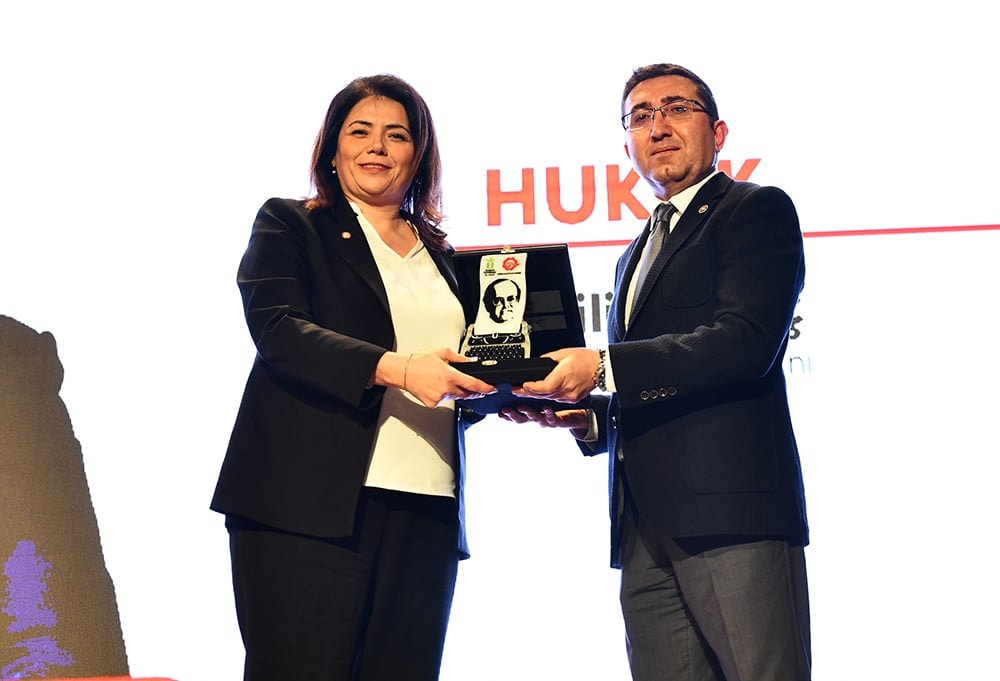 Başkanımız Av. Filiz Saraç'a Uğur Mumcu Ödülü