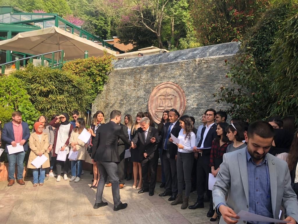 41. Dönem Hukuk İngilizcesi ve Terminoloji Derslerine Katılanlara Törenle Belgeleri Verildi - 7