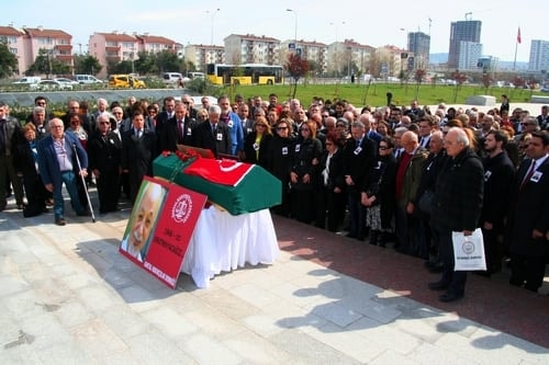 Örnek İnsan Av. Ekrem Erdal Üner’İ Son Yolculuğuna Uğurladık
 - 13