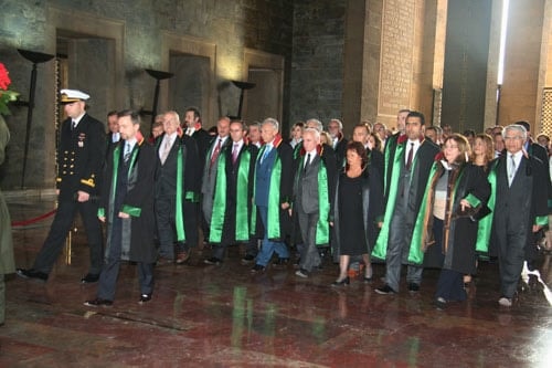 İstanbul Barosu Heyeti Anıtkabir’De Ata’Nın Huzurunda

 - 5