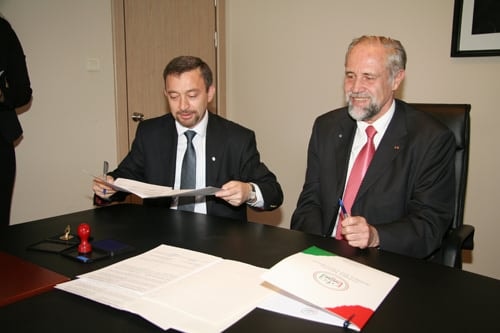 İstanbul Ve Frankfurt Baroları Arasında İşbirliği Sözleşmesi İmzalandı

 - 13