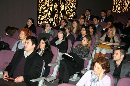 Stajyer Avukatları Bilgilendirme
Toplantısı Yapıldı
 - 10