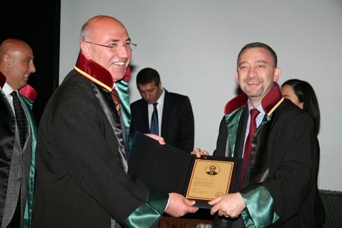 Mesleklerinde 25, 30, 35 Yılını Dolduran Toplam 693 Meslektaşımıza Plaket Verildi
 - 60