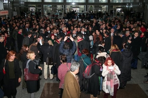 Hukuk Silah, Polis Yargı Olamaz!
 - 53