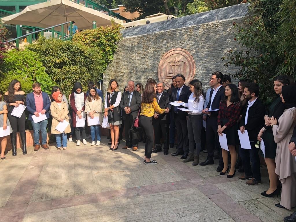 41. Dönem Hukuk İngilizcesi ve Terminoloji Derslerine Katılanlara Törenle Belgeleri Verildi - 1