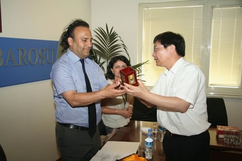 Çinli Hukukçular Baromuzu Ziyaret Etti
 - 3