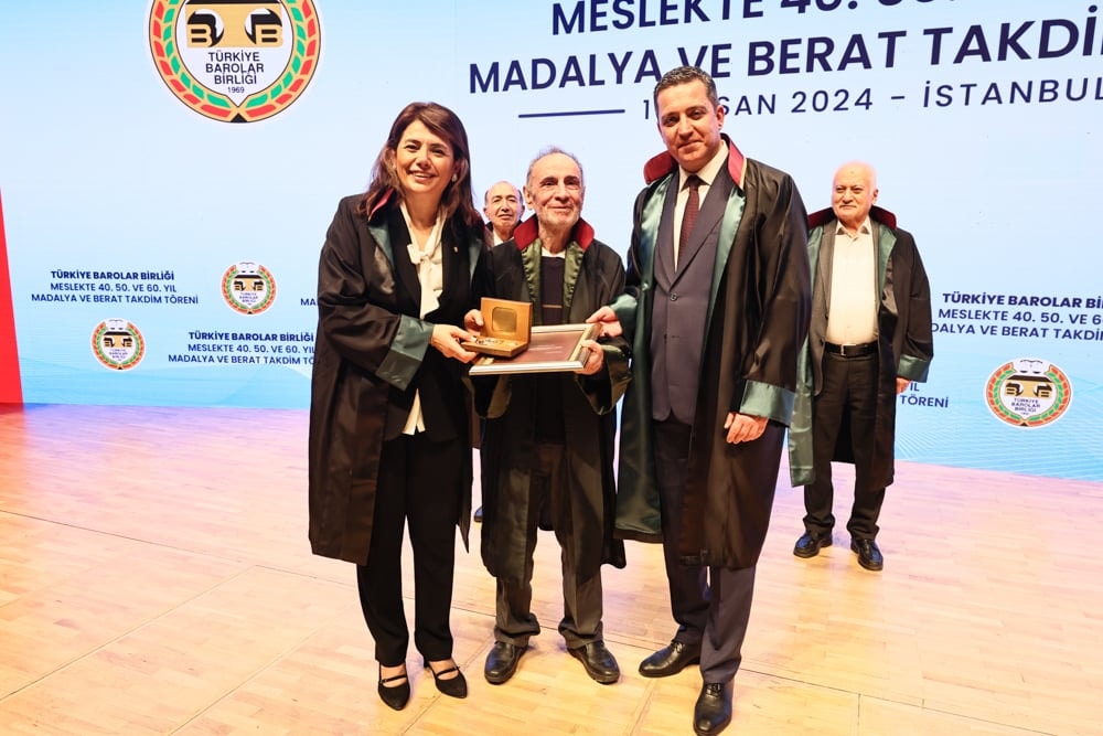 Meslekte 40, 50 ve 60 Yılını Dolduran Meslektaşlarımıza Plaket Verildi - 269