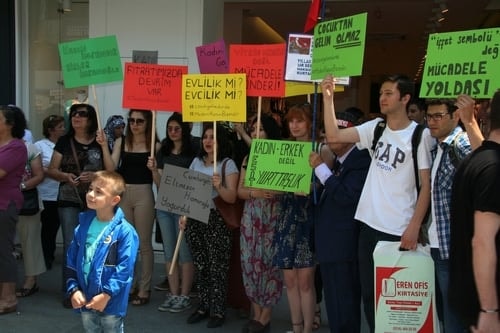 Devrim Yasamız Medeni Kanuna Sahip Çıkıyoruz Yürüyüşü - 5