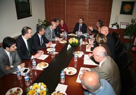 Milletvekillerinden Baroya Destek

 - 27