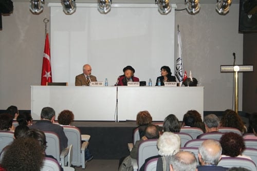 Muazzez İlmiye Çığ
Konuğumuzdu - 6