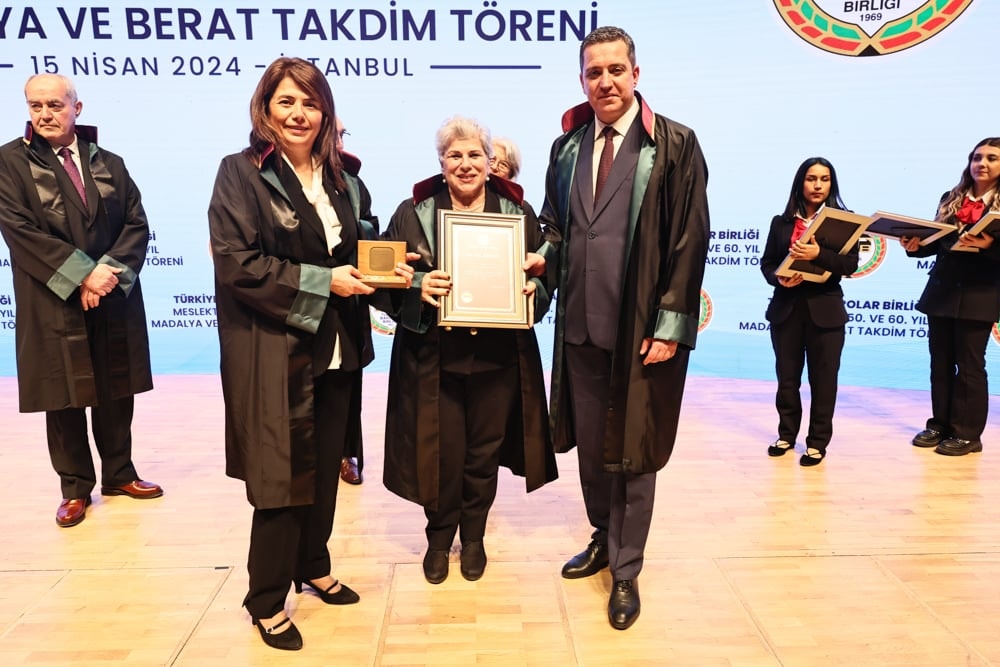 Meslekte 40, 50 ve 60 Yılını Dolduran Meslektaşlarımıza Plaket Verildi - 255