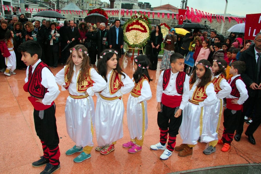 İstanbul Barosu, 23 Nisan Ulusal Egemenlik ve Çocuk Bayramında Taksim Cumhuriyet Anıtındaydı - 27
