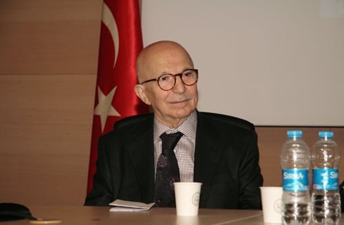 Hukuk Eğitimi Büyük Bir Kaosa Sürüklenmiştir - 82