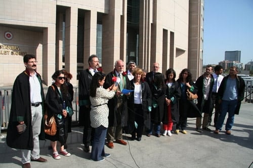 Taksim'de Kolluk Suç İşlemektedir - 8