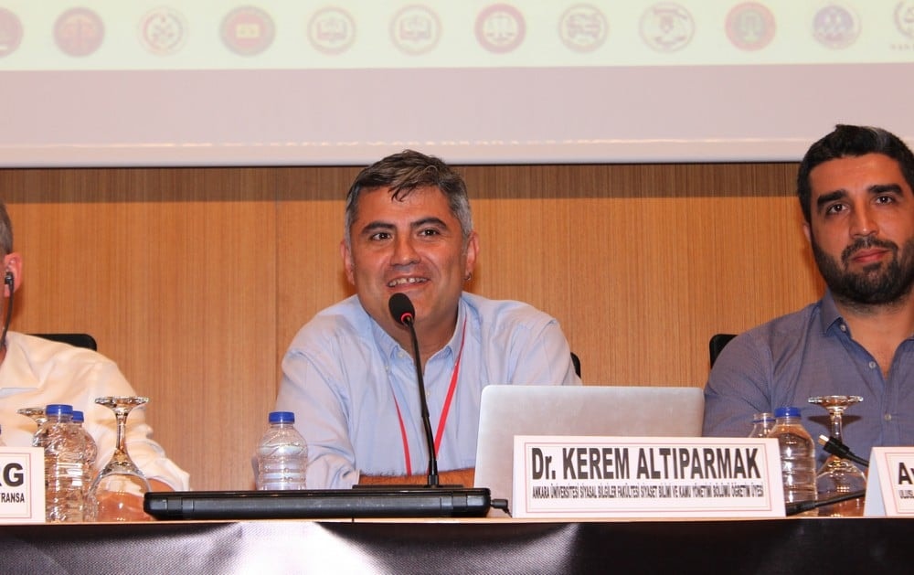 Uluslararası Konferans: ‘Ayın Karanlık Yüzü’ - 160