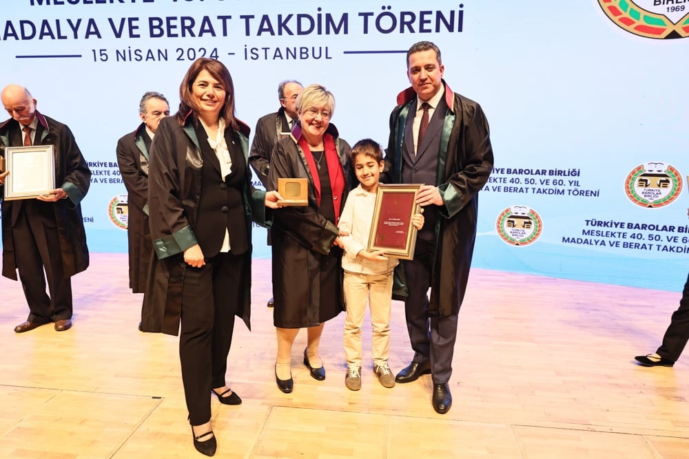 Meslekte 40, 50 ve 60 Yılını Dolduran Meslektaşlarımıza Plaket Verildi - 237