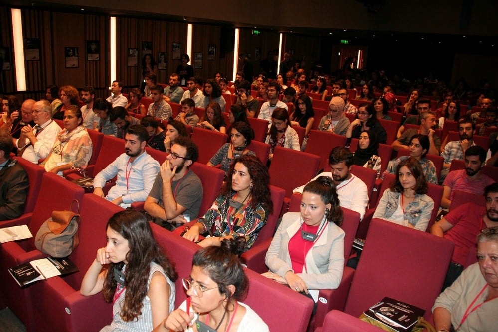 Uluslararası Konferans: ‘Ayın Karanlık Yüzü’ - 74