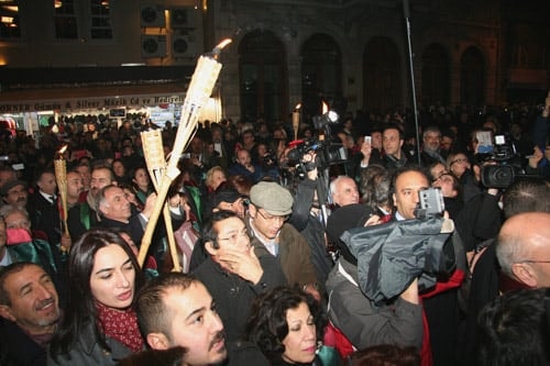 Avukata, Savunmaya Barolara Yapılan Saldırılar Düzenlenen Yürüyüşle Protesto Edildi

 - 22