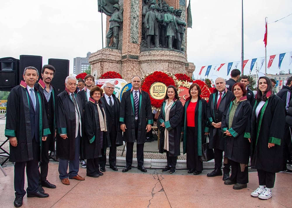 Taksim Cumhuriyet Anıtı’nda 19 Mayıs Töreni