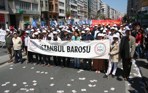 1 Mayıs’Ta Yine Taksim’Deydik
 - 10