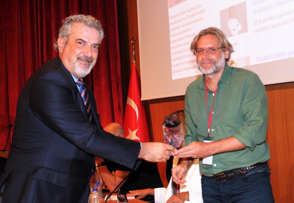 Uluslararası Konferans: ‘Ayın Karanlık Yüzü’ - 152