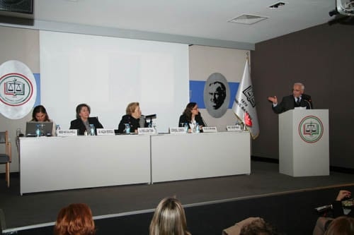 Kadına Şiddet Durmak Bilmiyor

 - 41