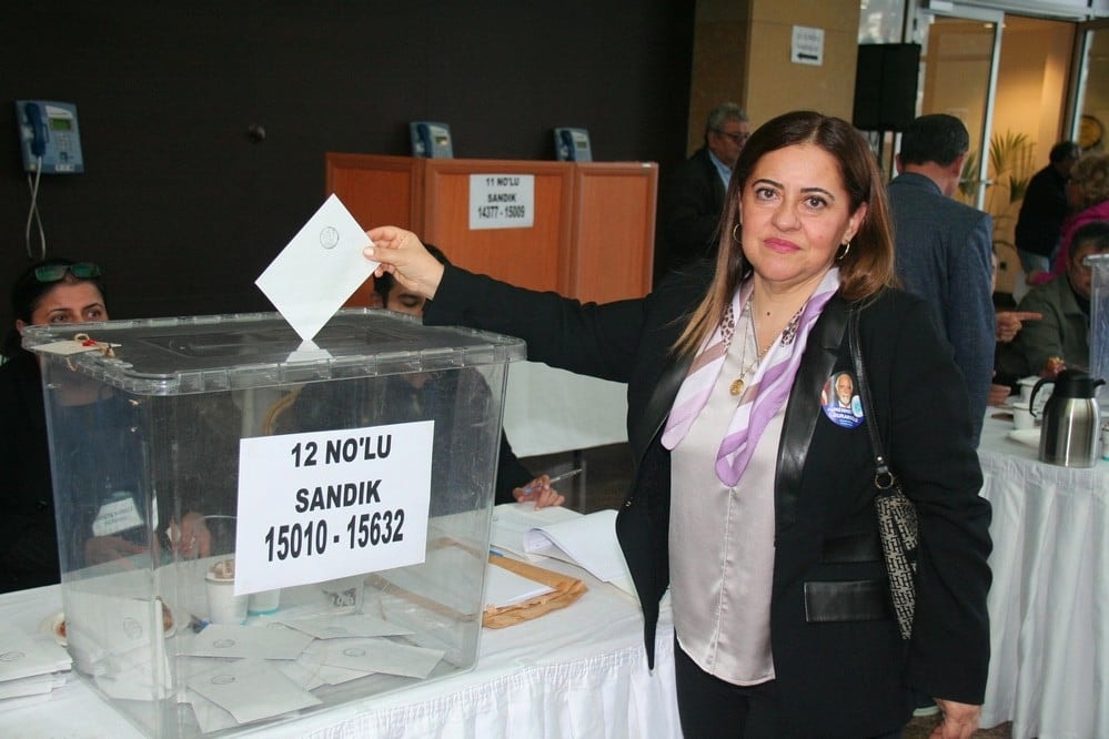 Başkan Durakoğlu Güven Tazeledi - 385