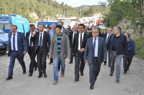 İstanbul Barosu Başkan Ve Yönetim Kurulu Üyeleri, Acıyı Paylaşmak, İncelemelerde Bulunmak İçin Soma’Daydı

 - 77