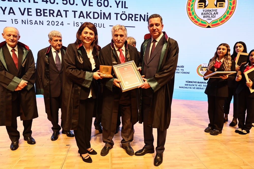 Meslekte 40, 50 ve 60 Yılını Dolduran Meslektaşlarımıza Plaket Verildi - 204