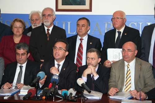 Milletvekillerinden Baroya Destek

 - 9