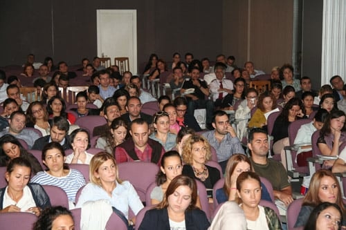 Kadın Hakları Ve Aile İçi Şiddet Konulu Sertifika Programı Devam Ediyor

 - 20