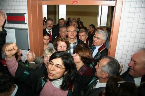 Savunmanın Ve Baronun Yargılandığı Dava Beraatla Sonuçlandı

 - 26