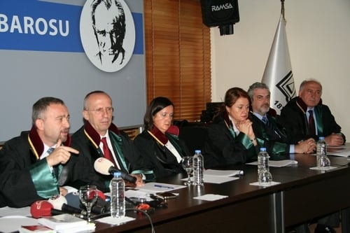 Yolsuzluk İddialarını Kapatılmış Saymak Hukuken Mümkün Değildir

 - 12