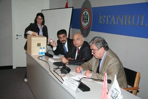 Oylar Eşit Çıkınca Seçim Ertelendi - 22