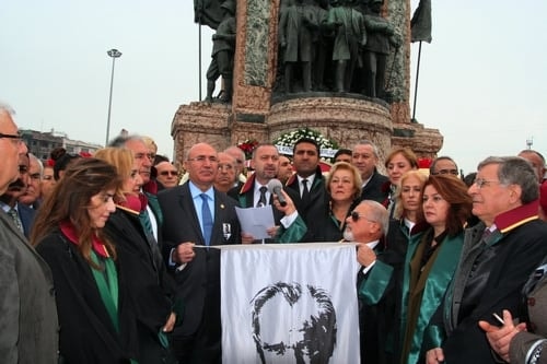 Aramızdan Ayrılışının 77. Yılında Atamızı Saygı Ve Minnetle Andık 
 - 78