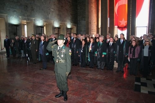 İstanbul Barosu Heyeti Anıtkabir’De Ata’Nın Huzurunda

 - 32