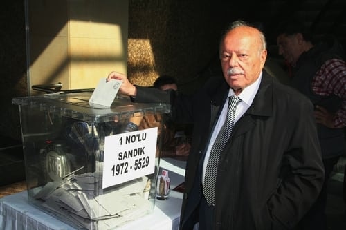 Ümit Kocasakal İstanbul Barosu Başkanlığına Yeniden Seçildi 

 - 262