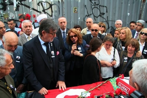 Av. Cengiz Kayıtmazer Son Yolculuğuna Uğurlandı
 - 40