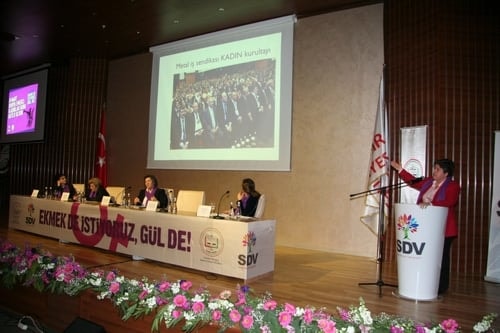 2015 Türkiye’Sinde Kadın
 - 33