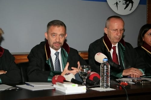 Yolsuzluk İddialarını Kapatılmış Saymak Hukuken Mümkün Değildir

 - 2