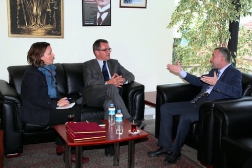 Almanya Başkonsolusu Baromuzu Ziyaret Etti
 - 4