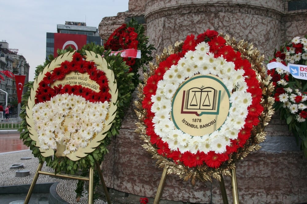 İstanbul Barosu, 23 Nisan Ulusal Egemenlik ve Çocuk Bayramında Taksim Cumhuriyet Anıtındaydı - 73