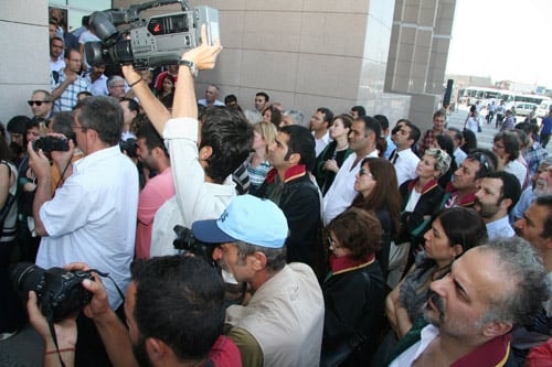 Meslektaşlarımıza Yapılan Menfur Saldırıyı Kınıyoruz

 - 4