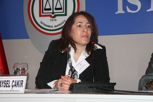 Hukuk Ve Tıp Mensupları Arasında Ortak Dil
 - 19