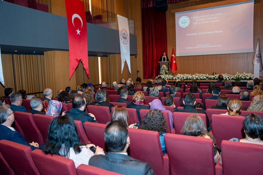 Meslekte 25, 30 ve 35 Yılını Dolduran Meslektaşlarımıza Plaket Verildi