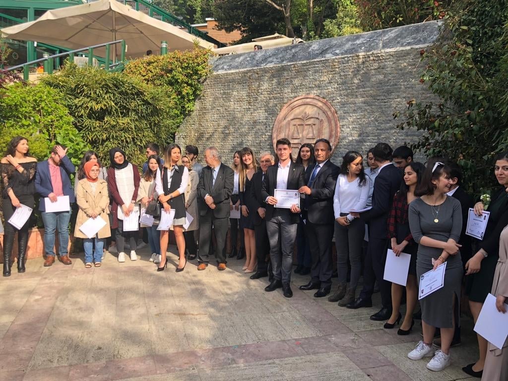 41. Dönem Hukuk İngilizcesi ve Terminoloji Derslerine Katılanlara Törenle Belgeleri Verildi - 4