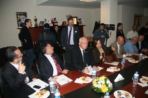 Milletvekillerinden Baroya Destek

 - 23